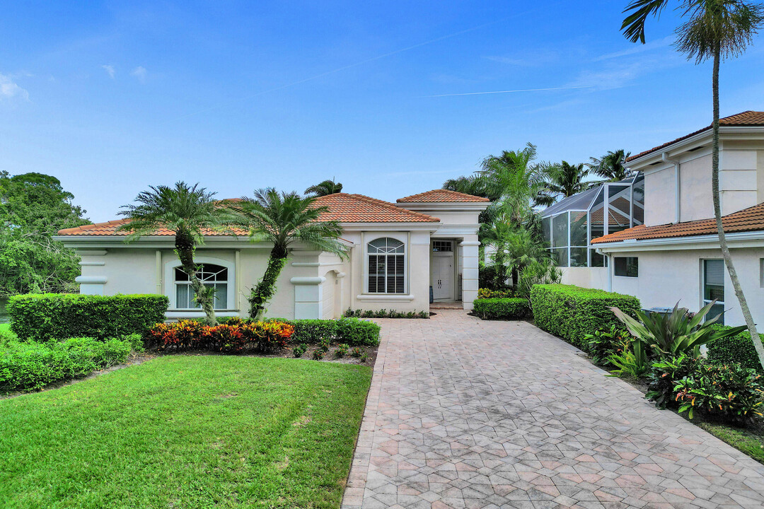 251 Isle Way in Palm Beach Gardens, FL - Building Photo