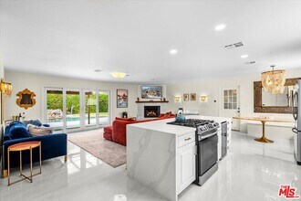 2011 N San Antonio Rd in Palm Springs, CA - Building Photo - Building Photo