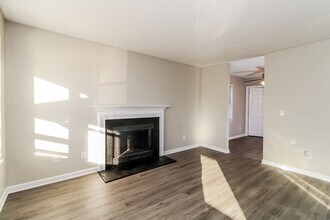 3 Mandela Ct in Greensboro, NC - Building Photo - Building Photo