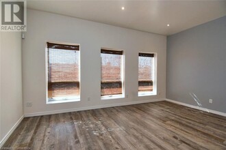 329 King St E in Hamilton, ON - Building Photo - Building Photo