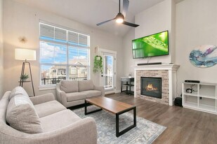 1875 Fall River Dr in Loveland, CO - Building Photo