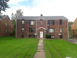 6 Unit in Toledo in Toledo, OH - Building Photo - Building Photo