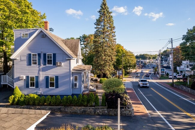 280 Main St in Ogunquit, ME - Building Photo - Building Photo