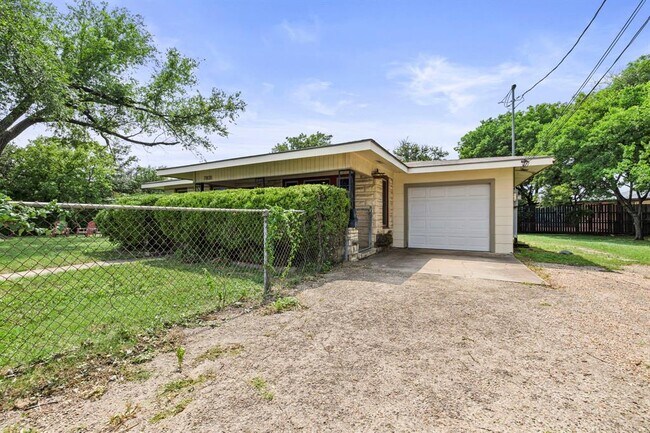 7808 Watson St in Austin, TX - Building Photo - Building Photo