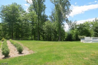 17 Glenwood Ave in Randolph, NJ - Building Photo - Building Photo