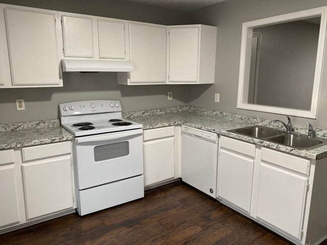 22 Brianfield Cv, Unit A in Jackson, TN - Building Photo - Building Photo