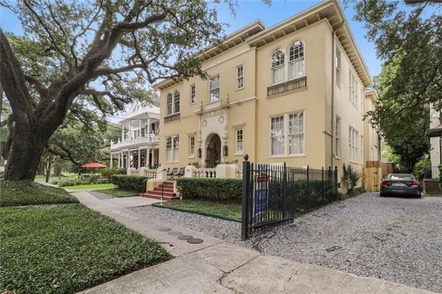 7014 St Charles Ave, Unit J in New Orleans, LA - Foto de edificio - Building Photo