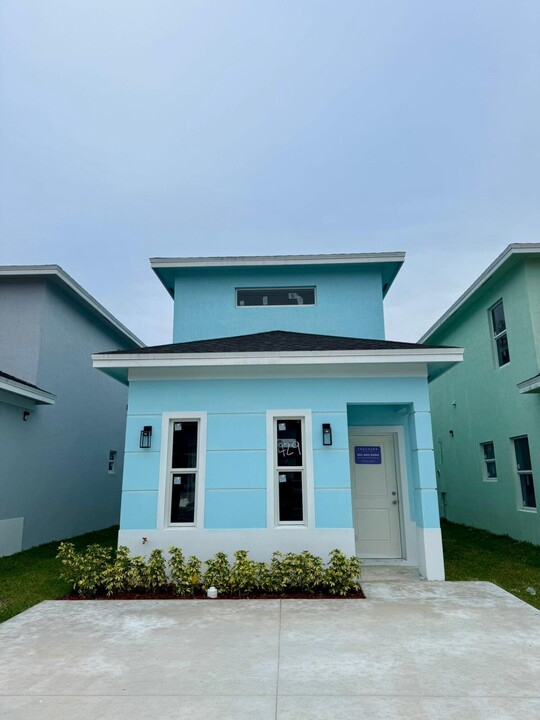 429 NW 13th Ave in Boynton Beach, FL - Building Photo