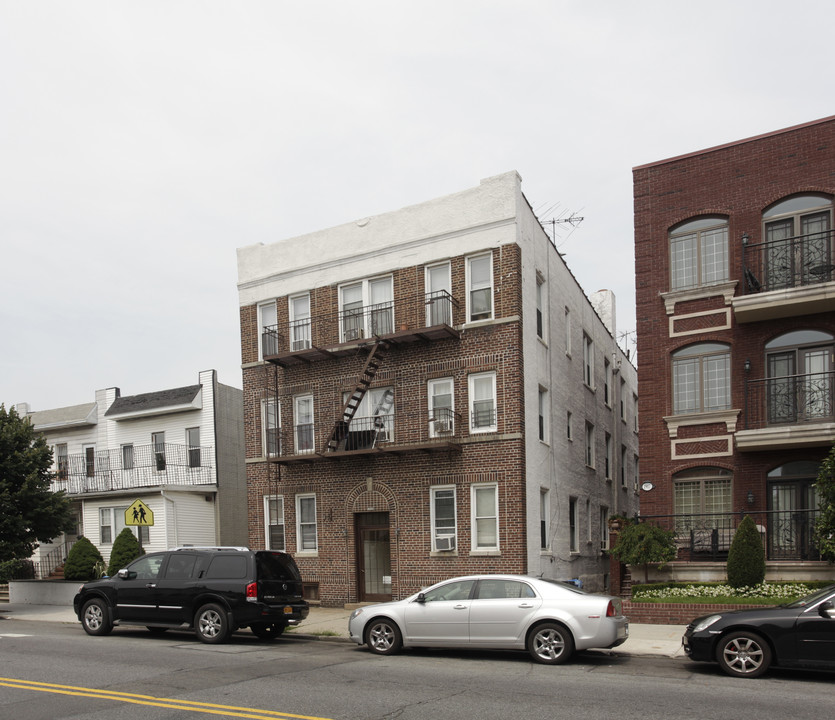 1913 60th St in Brooklyn, NY - Building Photo