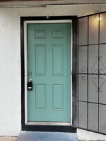 711 E Carson St in San Antonio, TX - Building Photo