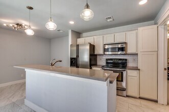 3935 Buena Vista St in Dallas, TX - Building Photo - Building Photo