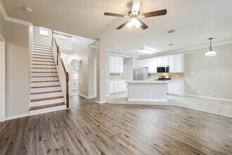 19826 Sternwood Manor Dr in Spring, TX - Foto de edificio - Building Photo