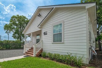 1105 Panama St in Houston, TX - Building Photo - Building Photo