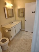 6742 Western Ave, Unit 4 in Buena Park, CA - Building Photo - Building Photo