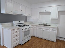 Charter House Apartments in Downey, CA - Building Photo