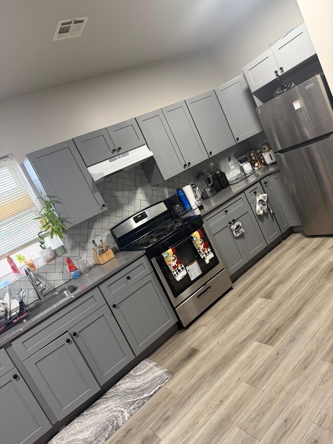 373 Broadway, Unit 4 in Passaic, NJ - Foto de edificio - Building Photo