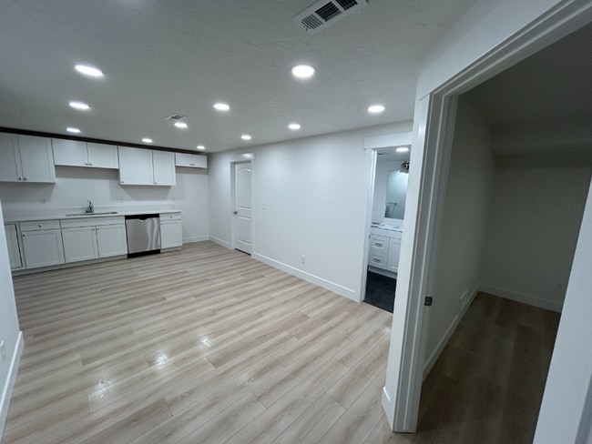 2081 N 4100 W in Lehi, UT - Foto de edificio - Building Photo