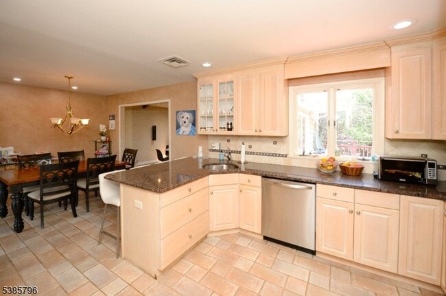 3 Garvey Pl in Glen Rock, NJ - Building Photo - Building Photo
