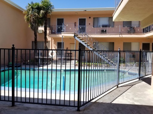 Samoan Apartments in Tujunga, CA - Foto de edificio - Building Photo