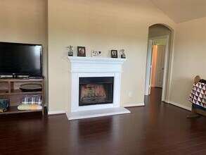 5800 Valley Haven Way in Fort Worth, TX - Building Photo - Building Photo