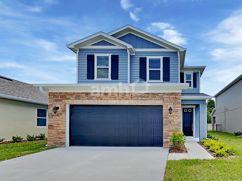 1109 Walden Pond Dr in Plant City, FL - Building Photo