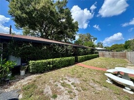 412 S Aurora Ave in Clearwater, FL - Building Photo