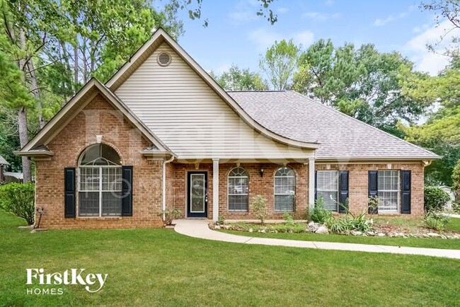 property at 150 Chinaberry Ln