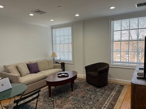 53 Greenwich Ave in Greenwich, CT - Building Photo - Building Photo