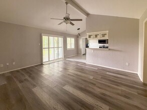 510 Circle Dr in Wharton, TX - Building Photo - Building Photo