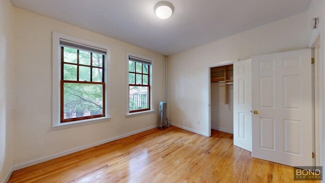 207-209 West 11th Street in New York, NY - Building Photo - Building Photo