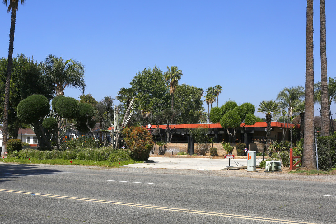 5127 Central Ave in Riverside, CA - Building Photo