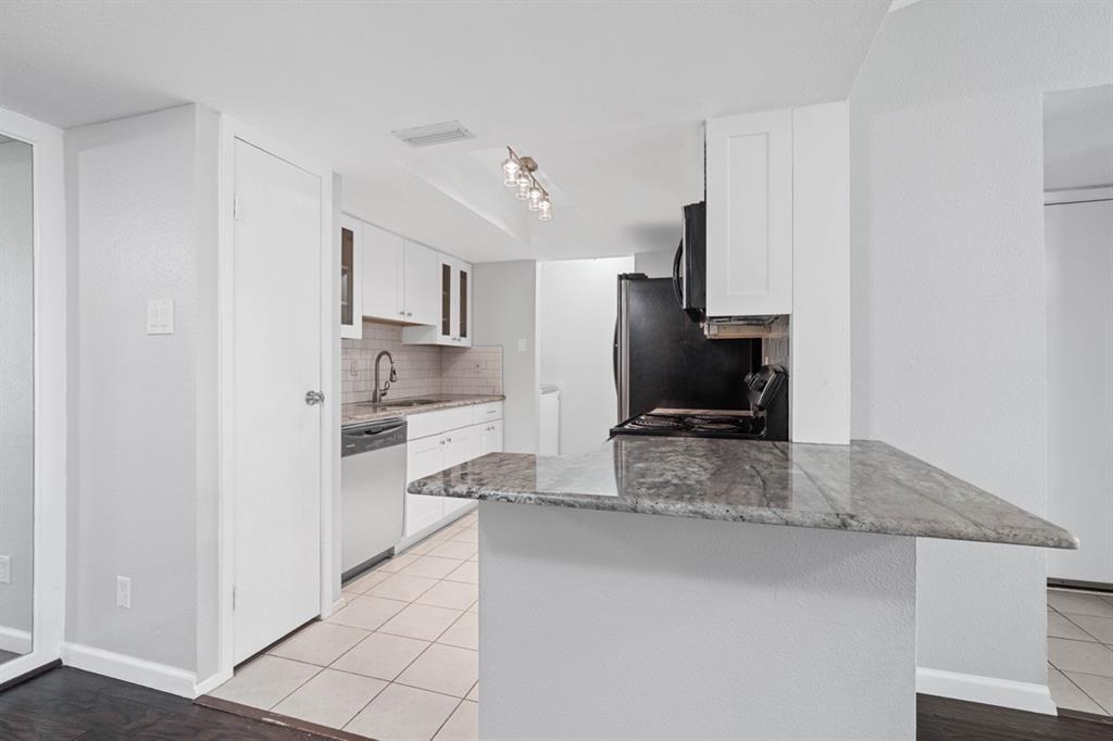 14777 Wunderlich Dr in Houston, TX - Building Photo