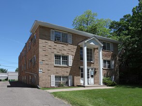 Prospect Park Apartments in Minneapolis, MN - Foto de edificio - Building Photo