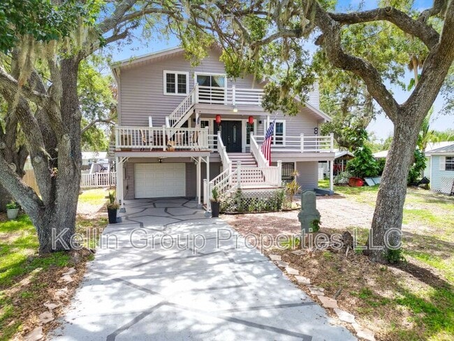 9934 Peninsular Dr in Gibsonton, FL - Building Photo - Building Photo