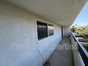 1950 S Palm Canyon Dr in Palm Springs, CA - Building Photo - Building Photo