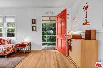 5723 Cantaloupe Ave in Los Angeles, CA - Building Photo - Building Photo