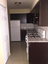 1025 W Hollywood Ave in Chicago, IL - Building Photo - Building Photo