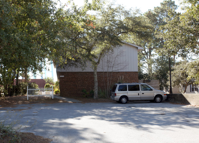 Carteret Oaks in Morehead City, NC - Foto de edificio - Building Photo