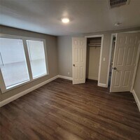 6810 Bleker St photo'