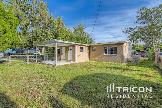 6092 71st Ave N in Pinellas Park, FL - Building Photo - Building Photo