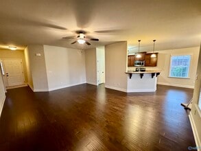 102 Silvermoon Ln in Huntsville, AL - Building Photo - Building Photo