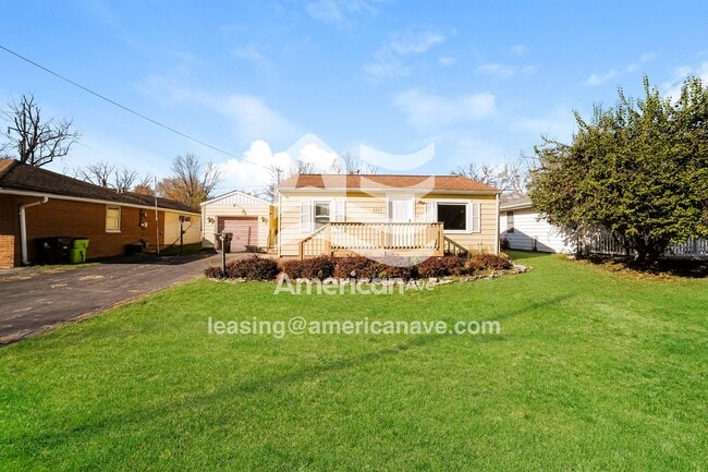 2227 N Northcrest Dr in Peoria, IL - Building Photo - Building Photo