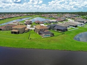 8031 111th Terrace E in Parrish, FL - Building Photo - Building Photo