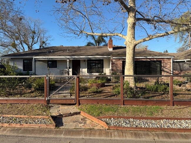 3601 Ardmore Rd in Sacramento, CA - Building Photo - Building Photo