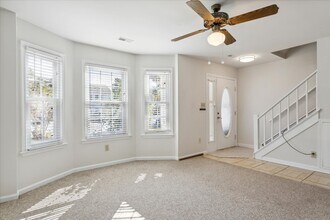 107 Heather WayUnit C in Yorktown, VA - Building Photo - Building Photo