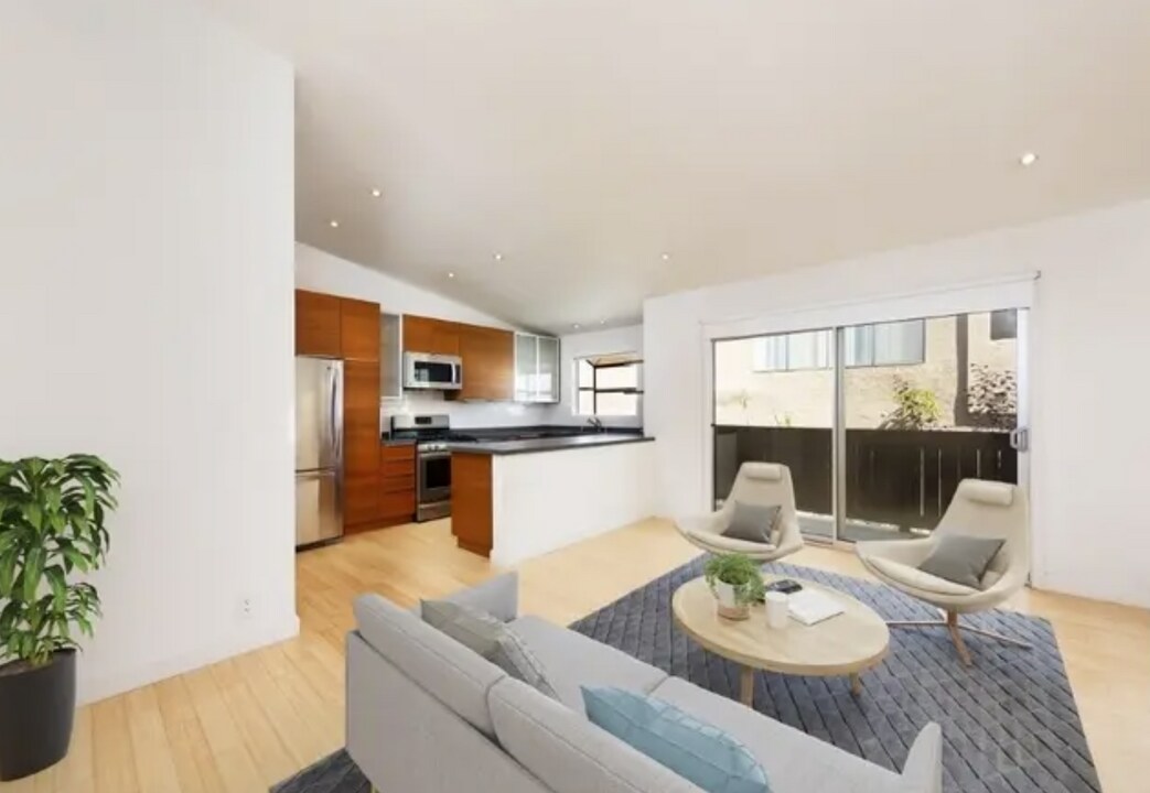 11634 Gorham Ave, Unit 203 in Los Angeles, CA - Building Photo