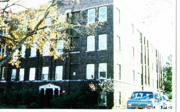 1565 W Birchwood Ave in Chicago, IL - Building Photo