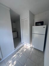 1111 NE 204th Ter, Unit #0 in Miami, FL - Foto de edificio - Building Photo