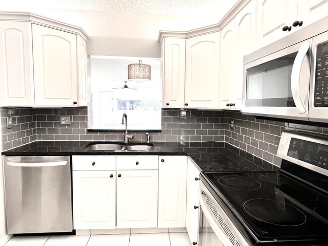 2865 SW 22nd Ave in Delray Beach, FL - Building Photo - Building Photo