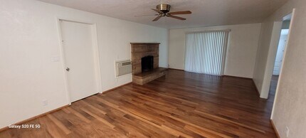 5285 Raymond Way in Central Point, OR - Building Photo - Building Photo